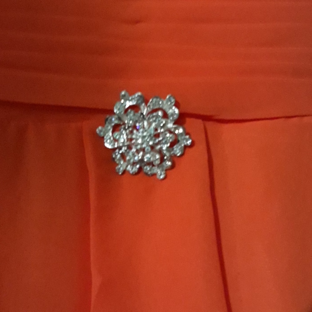 Dress - Picture 3 of 3